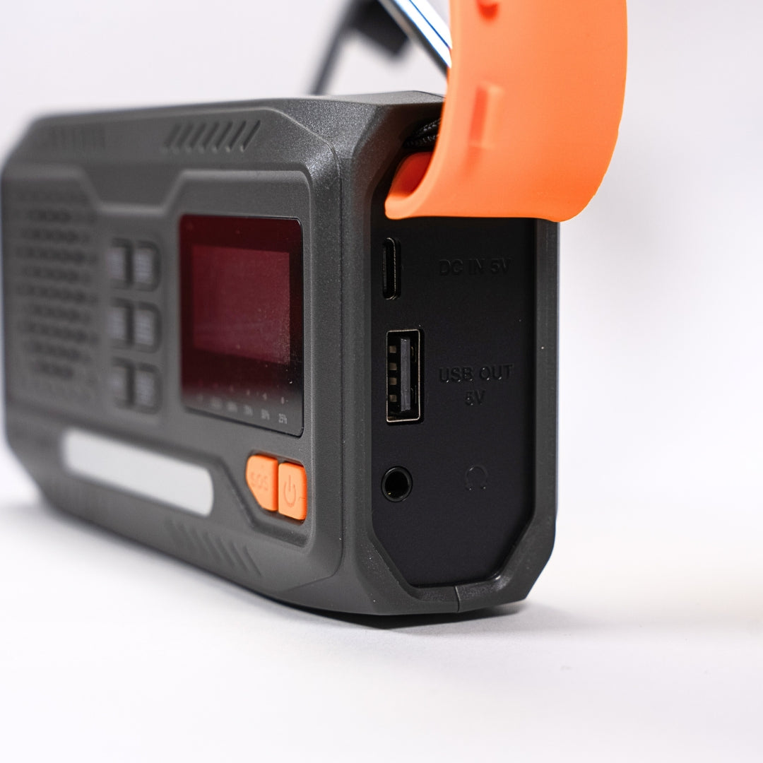🎃Halloween-tilbud 50 % RABATT!🔥DAB+/FM nødradio – 4500 mAh powerbank, håndsveiv, solcelledrevet og SOS