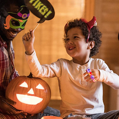 🎁LED-lysende Halloween-ring😍 – Sett med 50 stk.