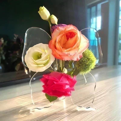 🦋 Gjennomsiktig sommerfuglvas – krystallklar plast, stabil base. Perfekt til blomster, bordpynt og gaver! ✨💐