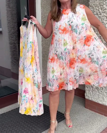 🔥Tidsbegrenset tilbud - Ermeløs midikjole med folder, blomstertrykk og fremhevet midje