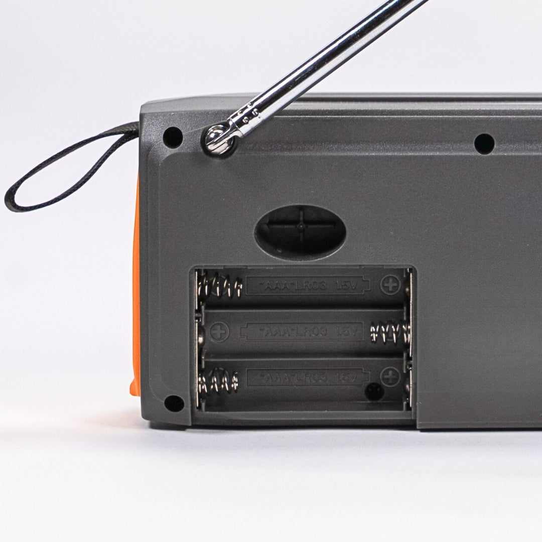 🎃Halloween-tilbud 50 % RABATT!🔥DAB+/FM nødradio – 4500 mAh powerbank, håndsveiv, solcelledrevet og SOS