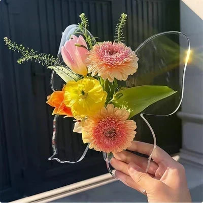 🦋 Gjennomsiktig sommerfuglvas – krystallklar plast, stabil base. Perfekt til blomster, bordpynt og gaver! ✨💐