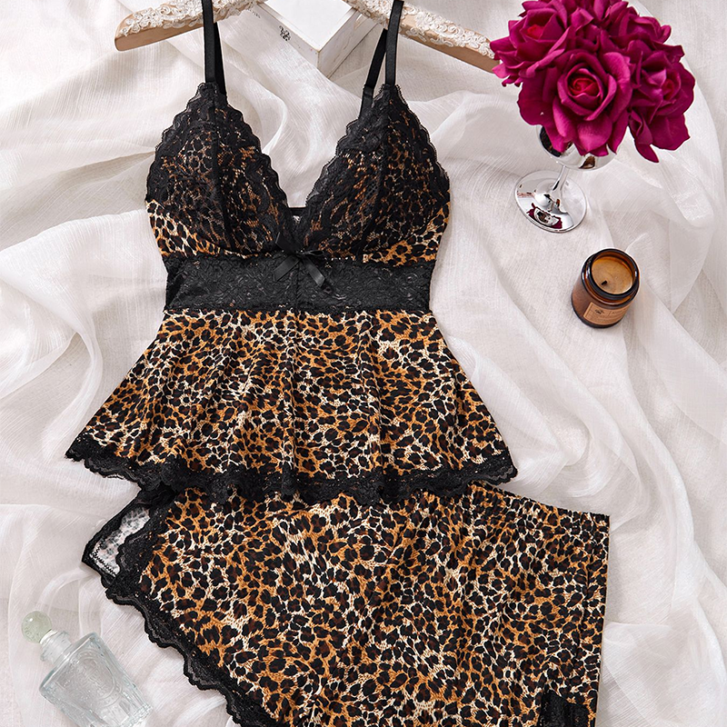 🎉Hot Sale💕Blondekantet V-hals camisole og shorts nattøysett