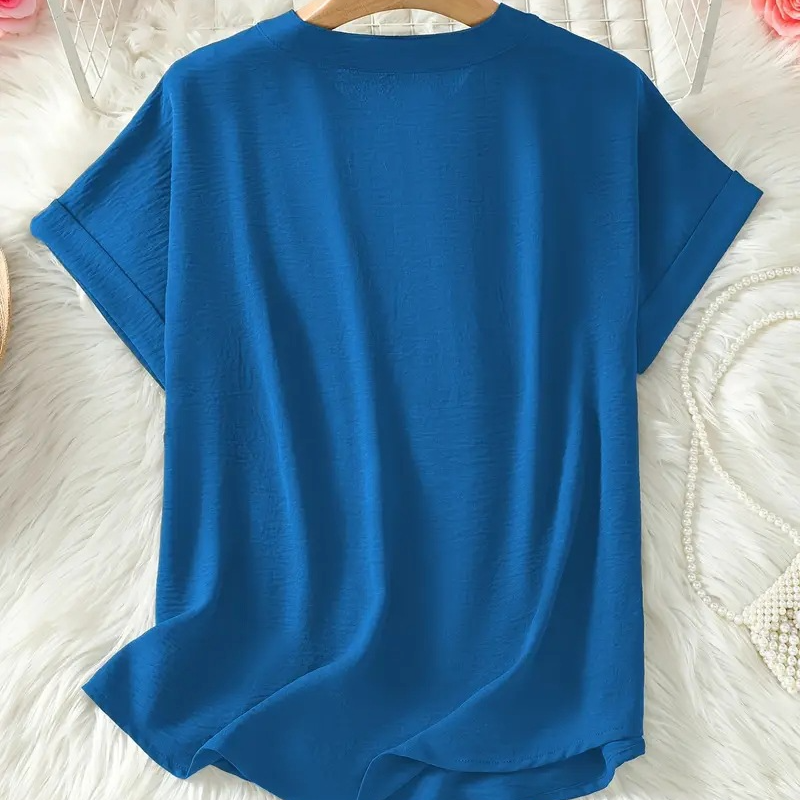💎 48% RABATT! 💎 Moteriktig løs topp med korte ermer – V-hals med hakk, asymmetrisk kant og lett stoff (5 farger, S–2XL) 👕🌸