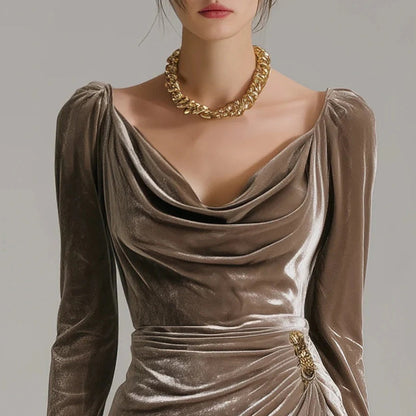 Black Friday-salg Langermet kjole med krage, rysjer og glidelås