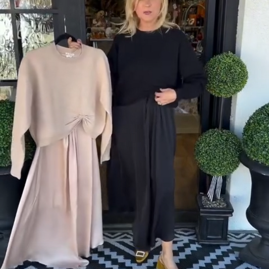 Elegant 2-delt sett for kvinner: Topp med vridd knute og maxikjole