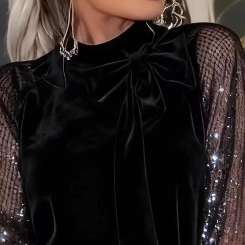 Kjole til dame med paljetter og sløyfe i halsen