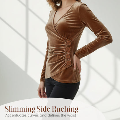 Dametopp med V-hals og lange ermer og rysjer