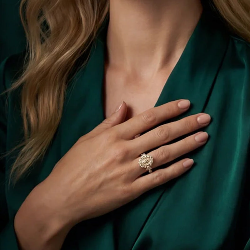 ✨🔥Elegant ring med Jomfru Maria-emblem💍