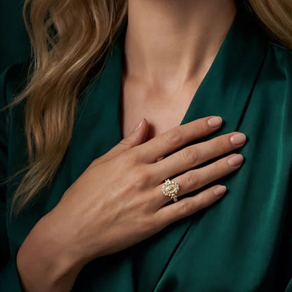✨🔥Elegant ring med Jomfru Maria-emblem💍