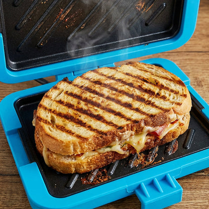 Mikrobølgeovn, brødrister og sandwichmaskin