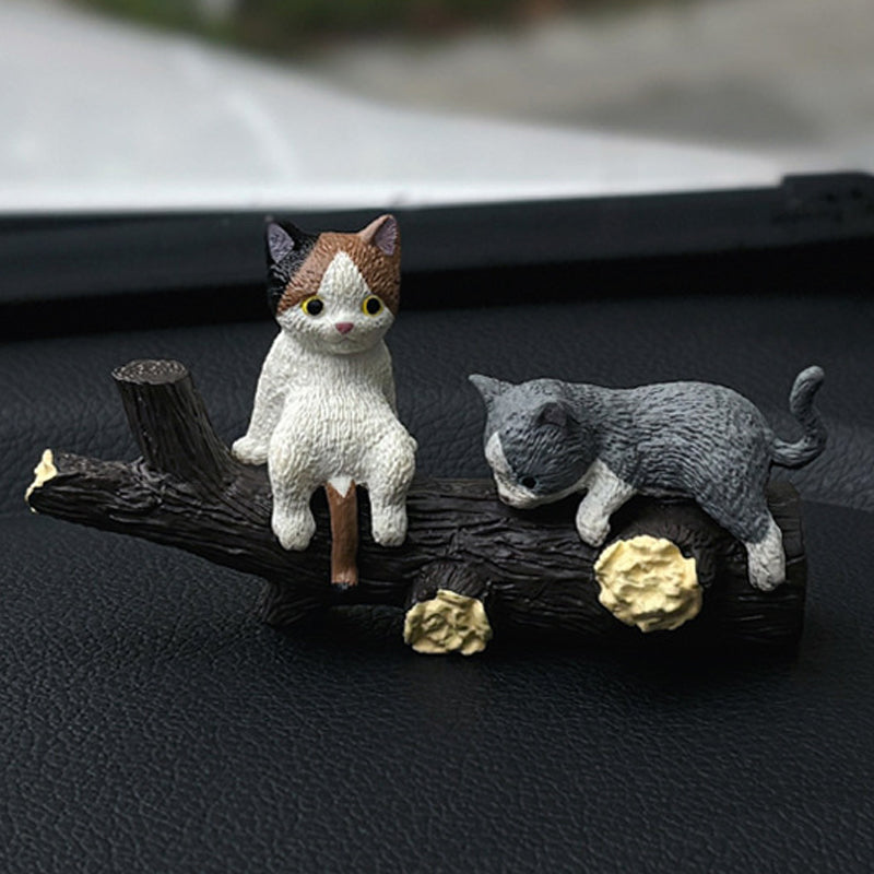 Søtt kattedekorasjon til bilens dashbord