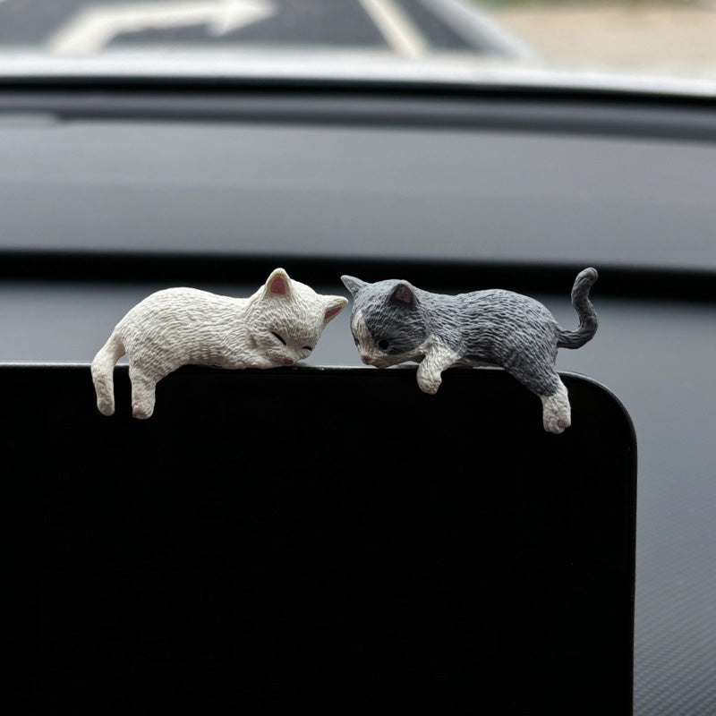Søtt kattedekorasjon til bilens dashbord