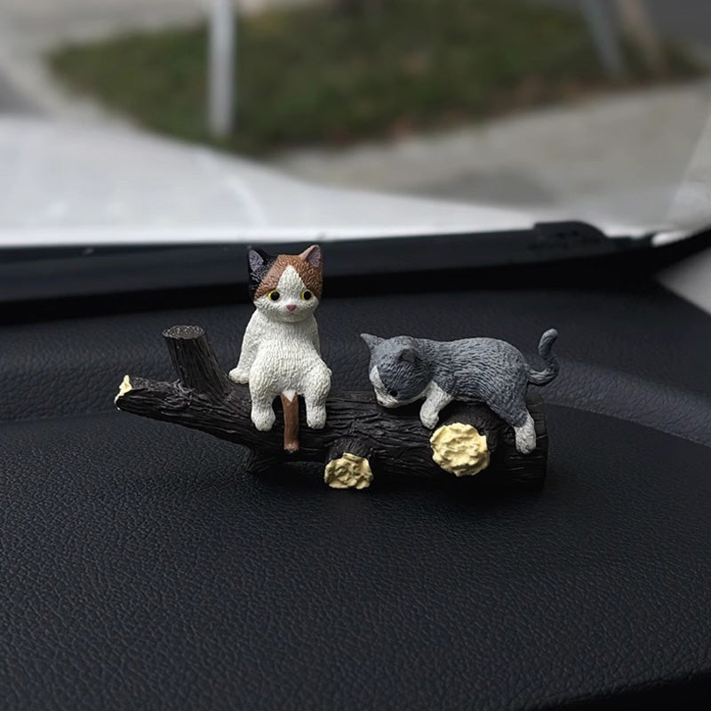 Søtt kattedekorasjon til bilens dashbord