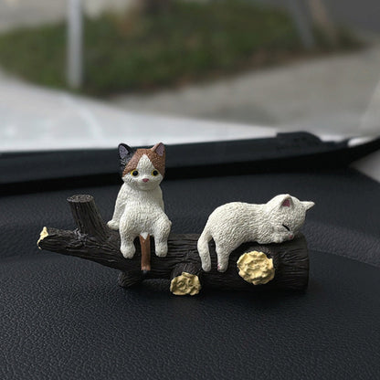 Søtt kattedekorasjon til bilens dashbord