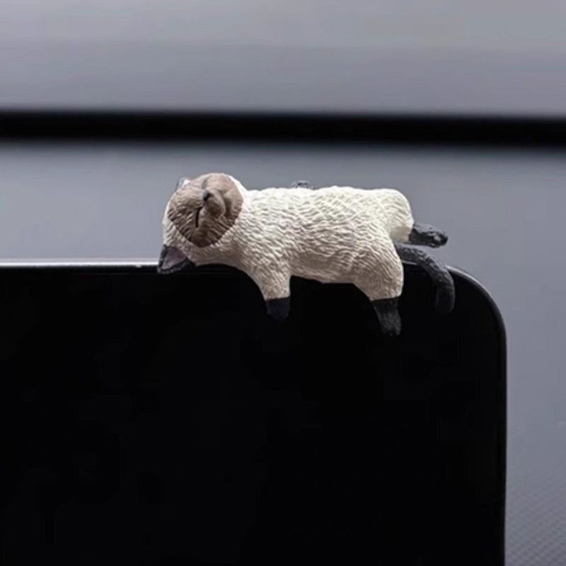 Søtt kattedekorasjon til bilens dashbord