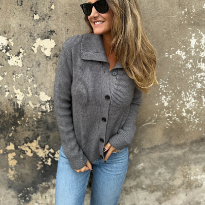 Elegant strikket topp med slagkrage for kvinner