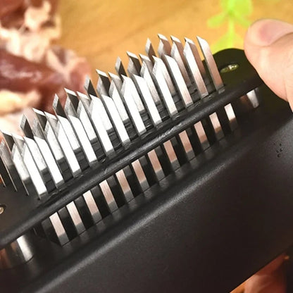 📢 48 % RABATT!! 🎉 Kjøttmørner med 48 kniver i rustfritt stål – Mørner på sekunder, oppvaskmaskinsikker og sikkert oppbevaringsdeksel inkludert! 🔪