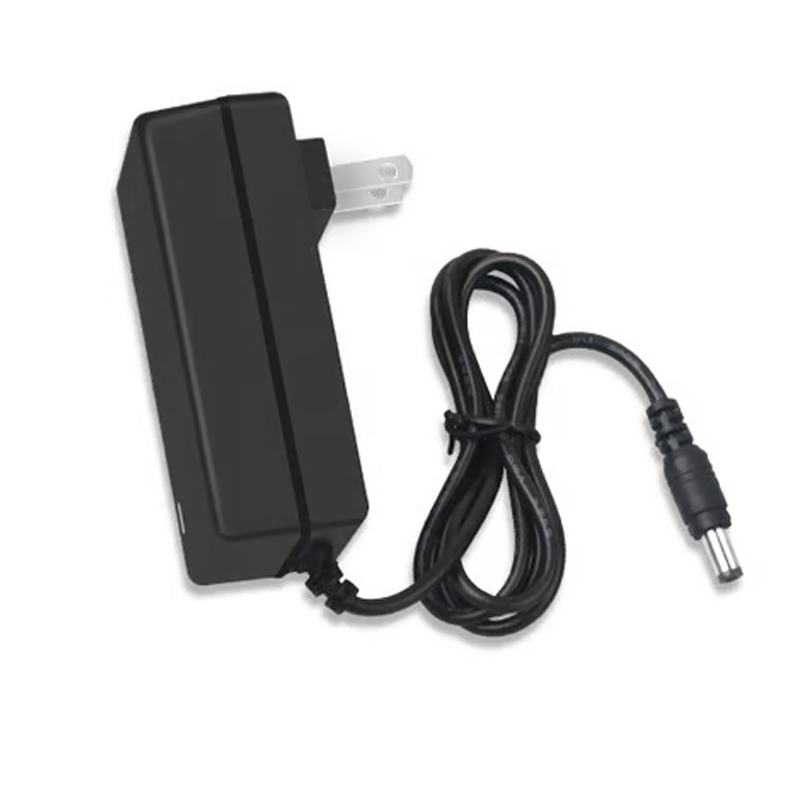 Universell høyeffektiv litiumbatteriladeradapter