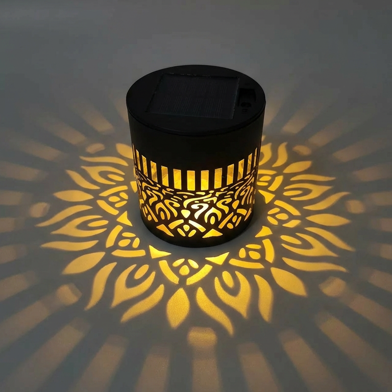 ☀️ Solcellelampe i mandala-design for hage og terrasse – 2-i-1 gulvlampe og vegglampe – Dekorativ belysning med vintage-effekt – Rustfri og holdbar
