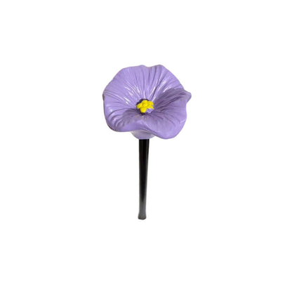 Livlig blomsterfarget fuglevannsmater