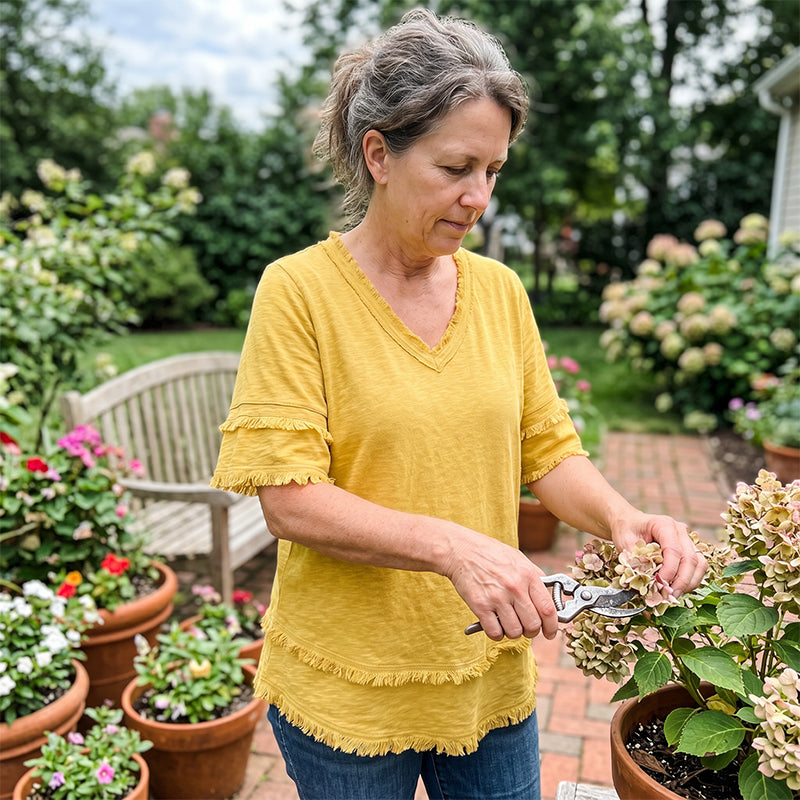 💖Boho-T-skjorte for damer med V-hals og flossete kanter 🌿 – Løstsittende, pustende sommertopp i myk bomull👚