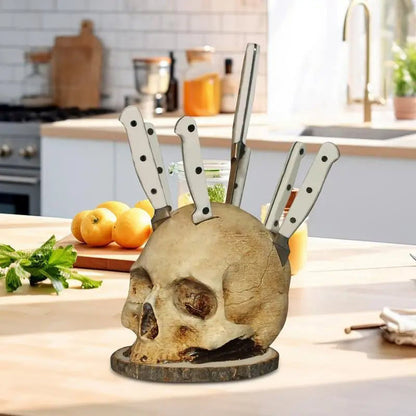 Kreativ knivholder i form av et hodeskalle, laget av harpiks