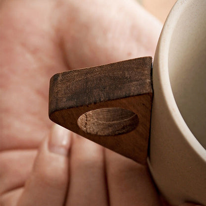 ☕ Håndlaget kaffekrus i keramikk – trehåndtak, matt glasur, 180ml. Unikt og rustikt! 🪵✨