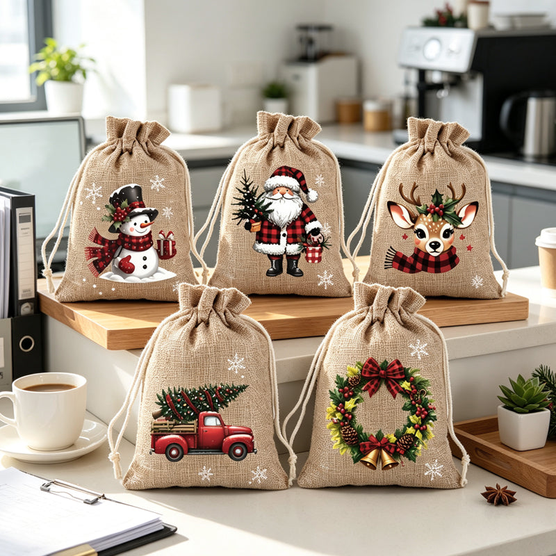 🎁 Julegaveposer med snøring – festlige nisse- og reinsdyrmotiver, dobbel snøring og slitesterkt stoff – juleglede i hver gave ✨