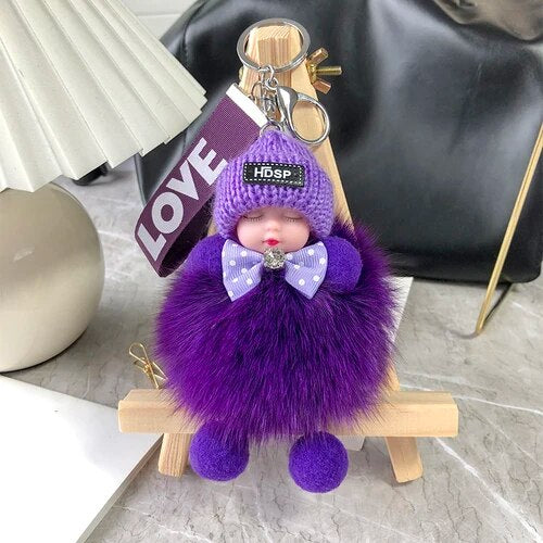 🎁Nyankomster 50 % RABATT💥 Myk plysjdukkenøkkelring – Søt og koselig sjarm til vesker, nøkler og gaver ✨
