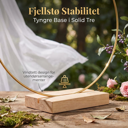 Blomsterdekorasjon i form av gullmetallring med trestativ